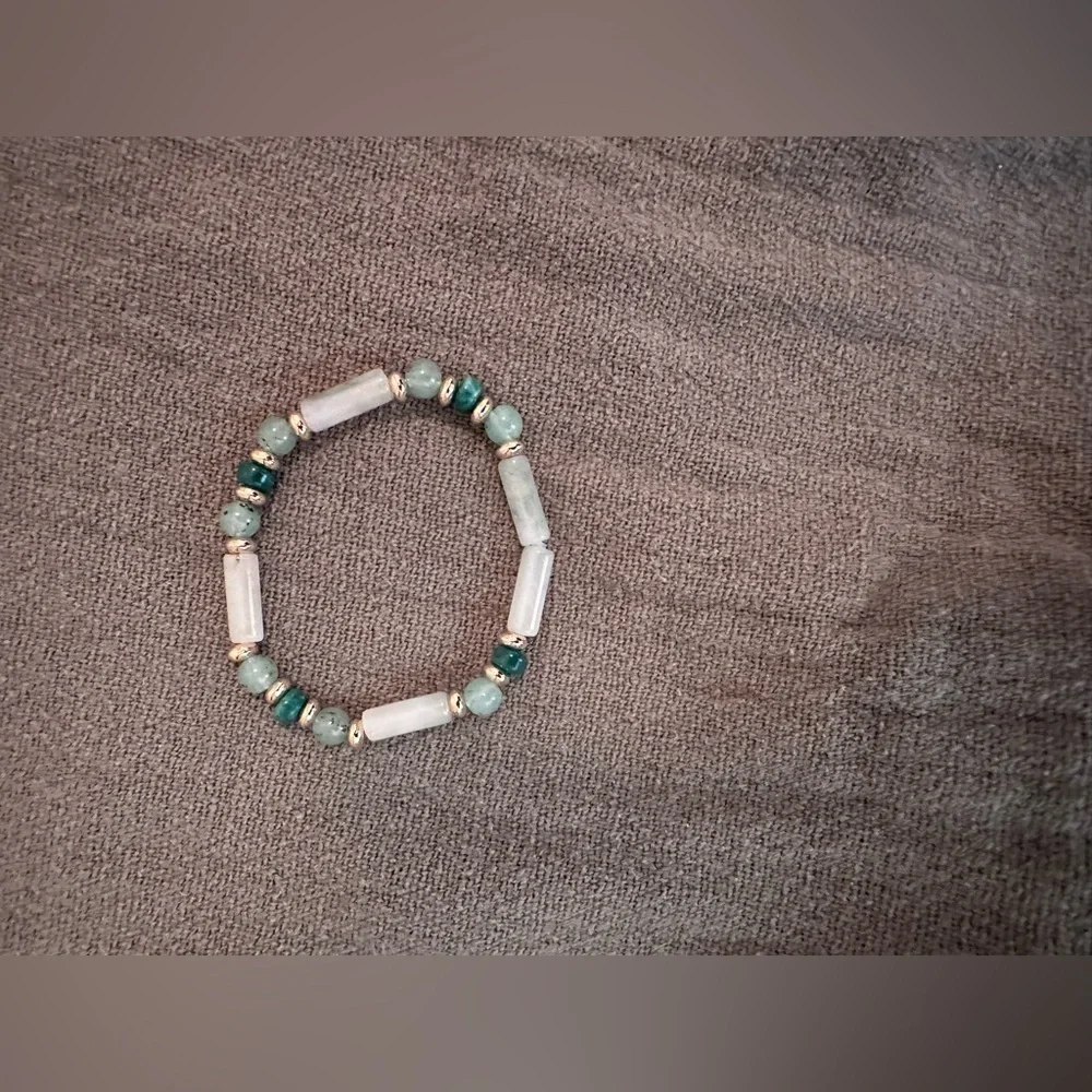 Francesca Collections Children’s Mint Green beaded bracelet, small